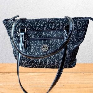 Gianni black purse excellent like new condition